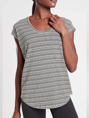 Athleta Cloudlight Stratus Tee Sleeveless Gray Striped Top Size XL